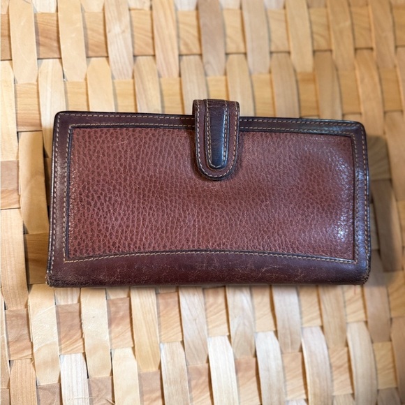 Coach Handbags - Coach Vintage 90s Sheridan Kisslock Wallet